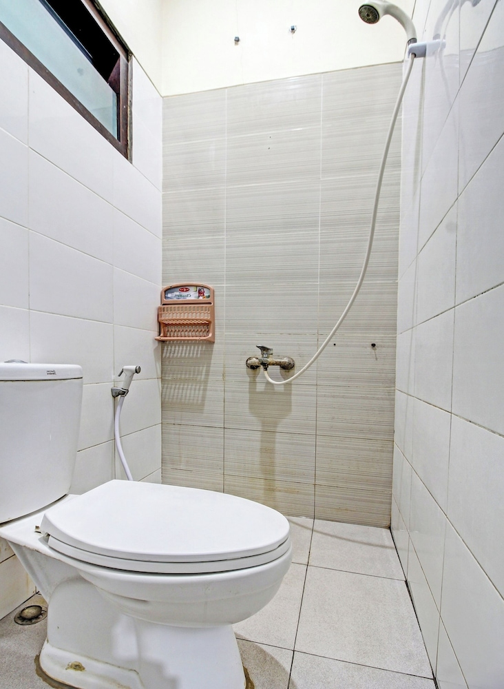 Twin Room - Photo 8