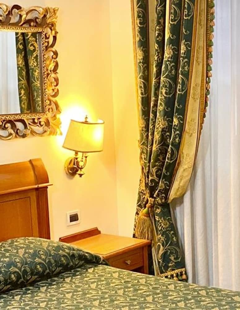 Classic Triple Room photo 3