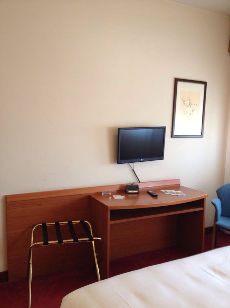 Double or Twin Room - Photo 17