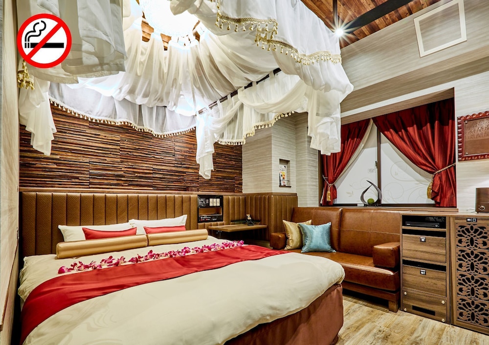 Standard Double Room, 1 Queen Bed, Refrigerator & Microwave