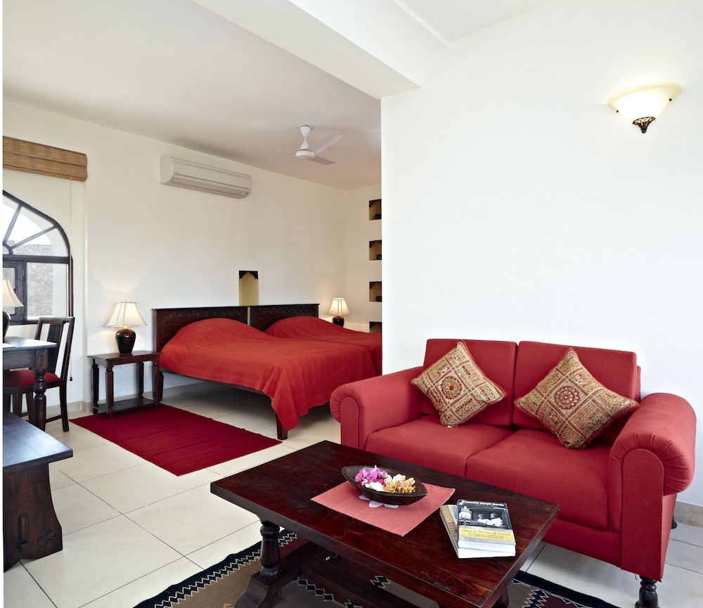 Deluxe Room, 1 King Bed, Valley View photo 2