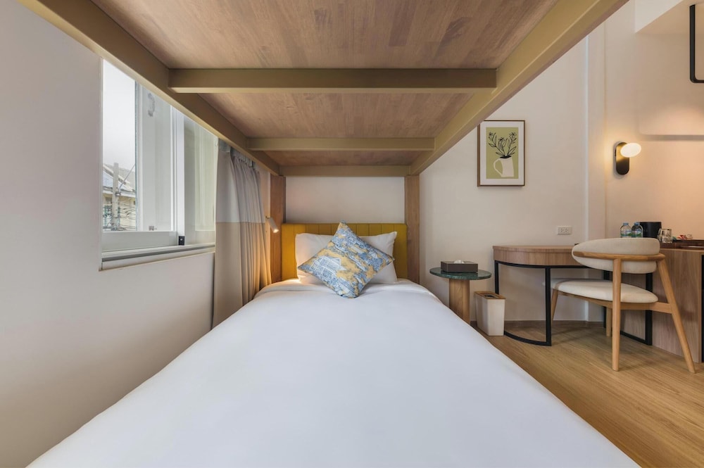 Upstairs Bunkies photo 2