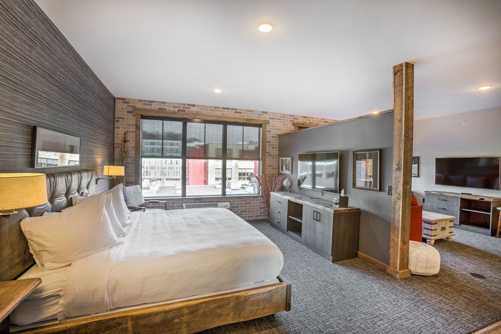 Premium Suite, 1 Bedroom - Photo 2