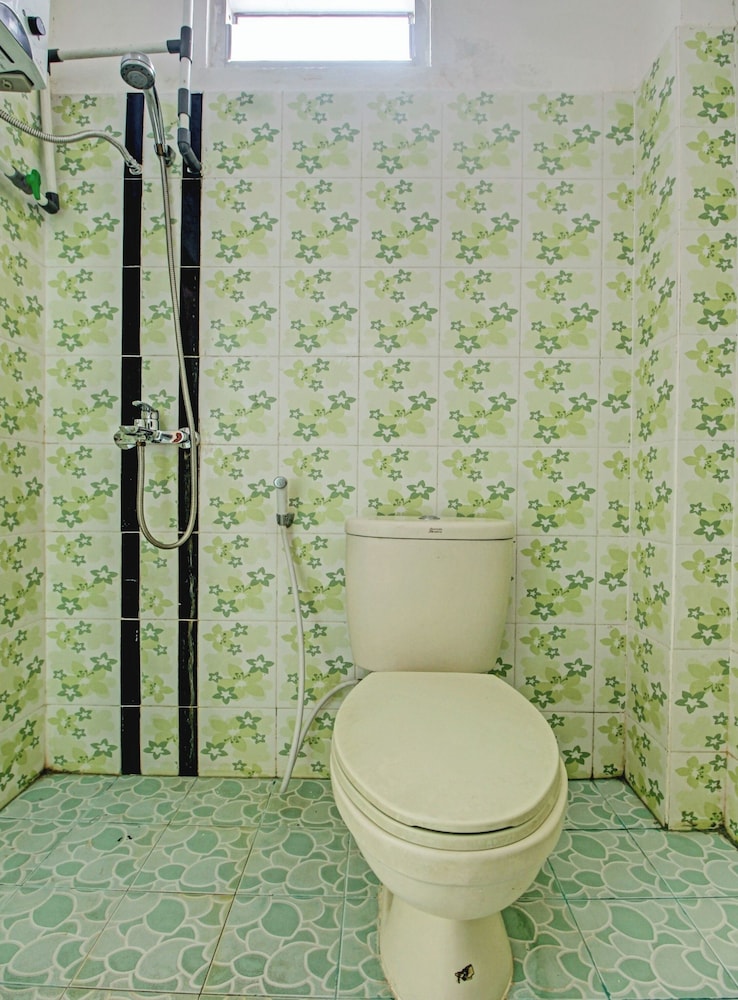 Standard Twin Room - Photo 6