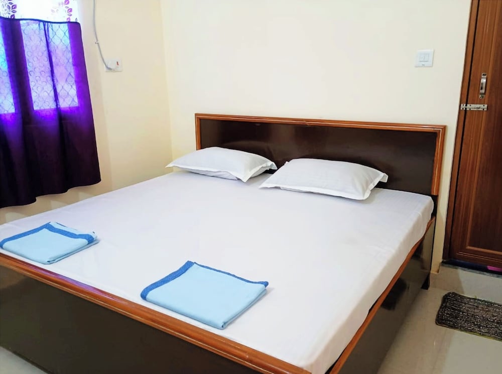 Standard Double Room, City View