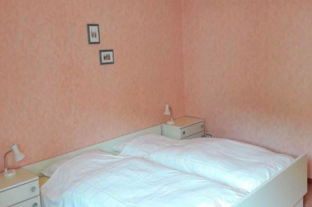 Basic Double or Twin Room, Private Bathroom photo 3