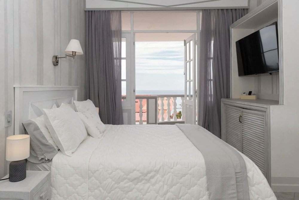 Aquamarine Suite