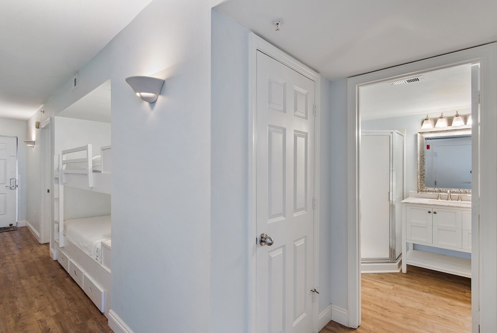 Elite Condo 1 Bedroom 2 Bathrooms Ocean View 7th Floor photo 3