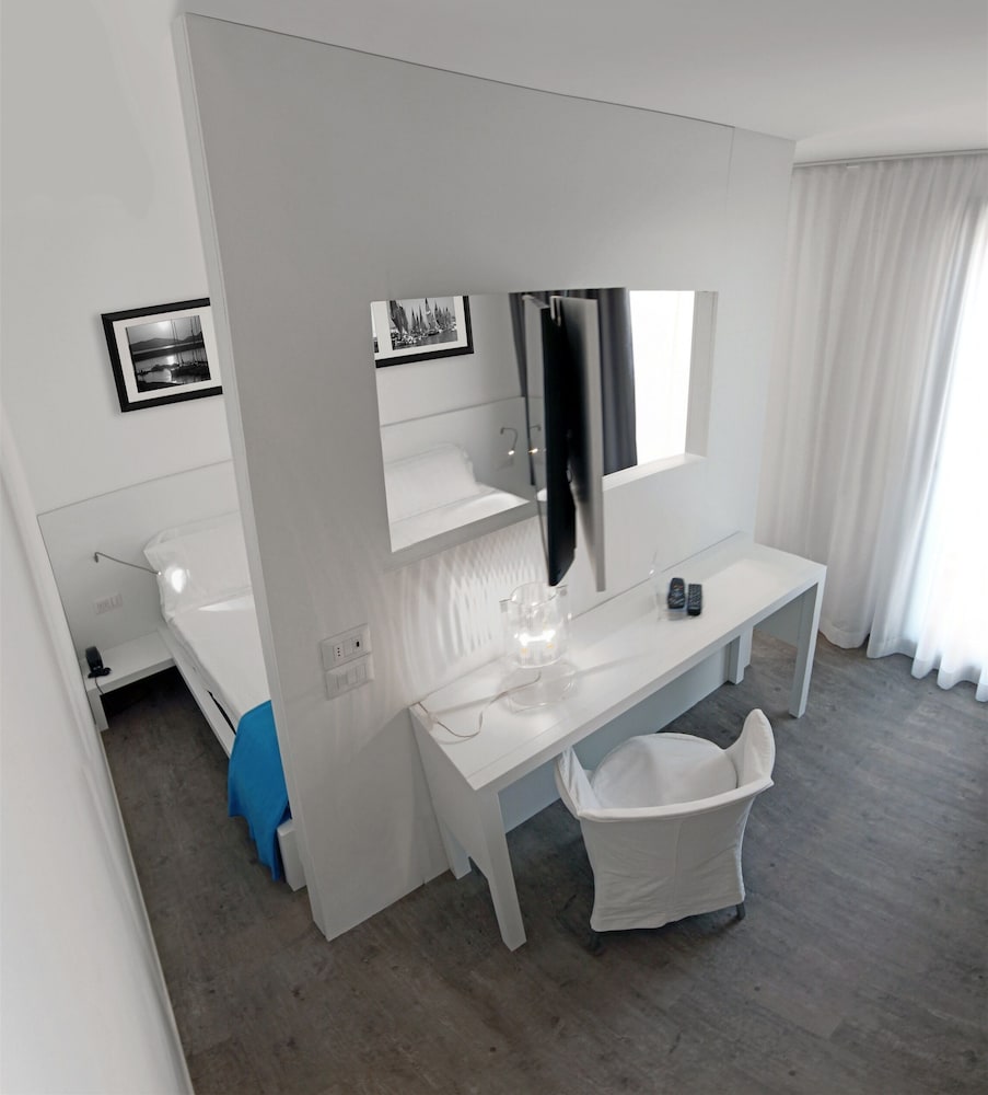 Family Room photo 1