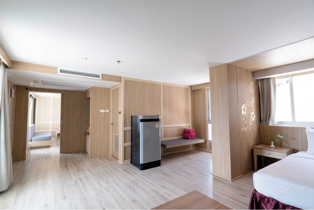 Two Bedrooms Lake Building - Photo 9