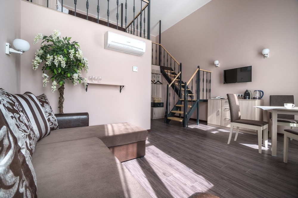 Executive Quadruple Room, 1 King Bed with Sofa bed