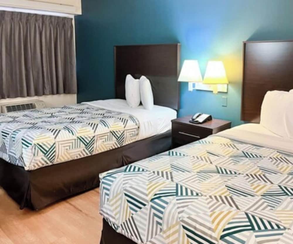 Standard Room, 2 Double Beds, Accessible, Non Smoking photo 3