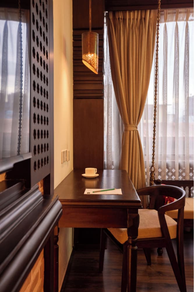 Deluxe Double Room - Photo 11