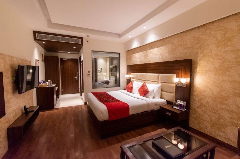 Executive Double Room, 1 King Bed, Non Smoking photo 2