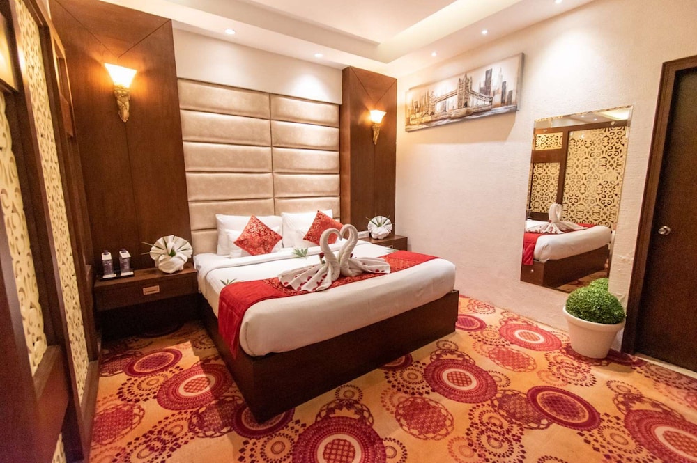 Luxury Suite, 1 King Bed, City View photo 1