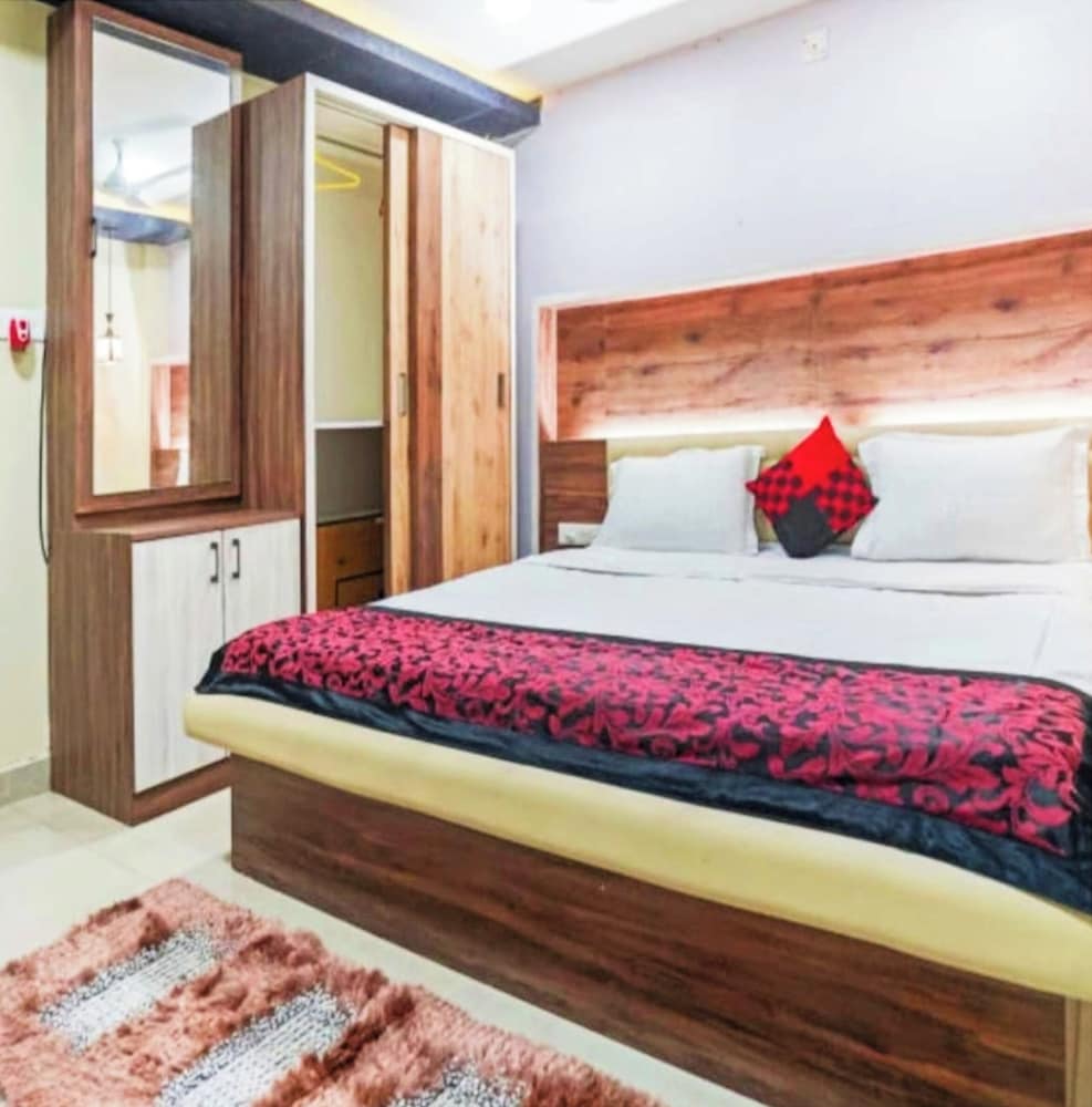 Deluxe Double Room, City View photo 3