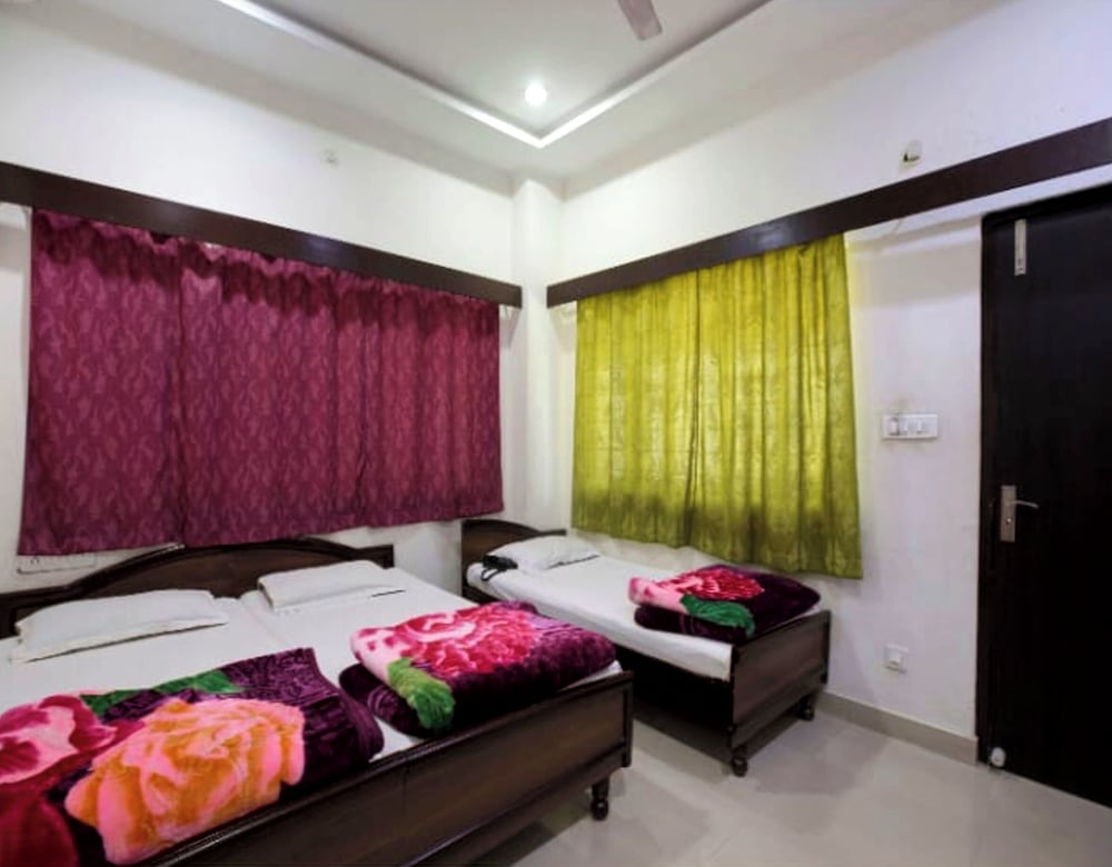Deluxe Triple Room, City View