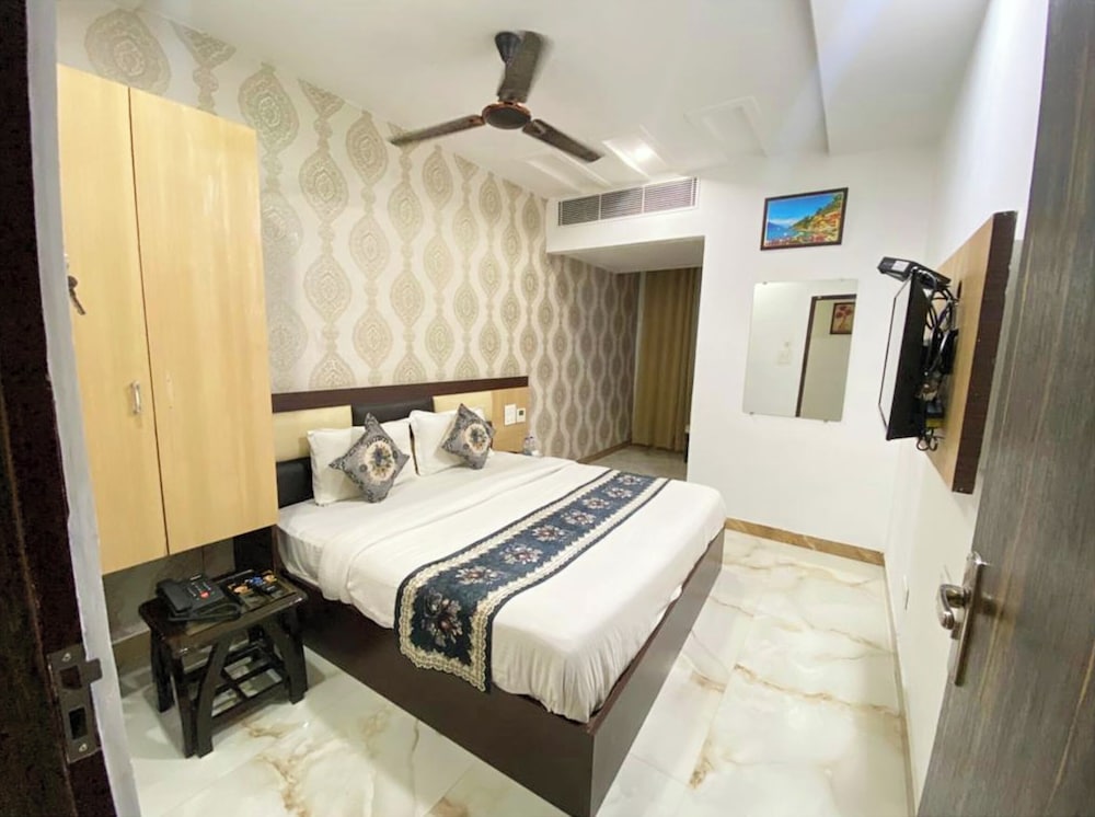 Deluxe Double Room, Multiple Beds, Air conditioning