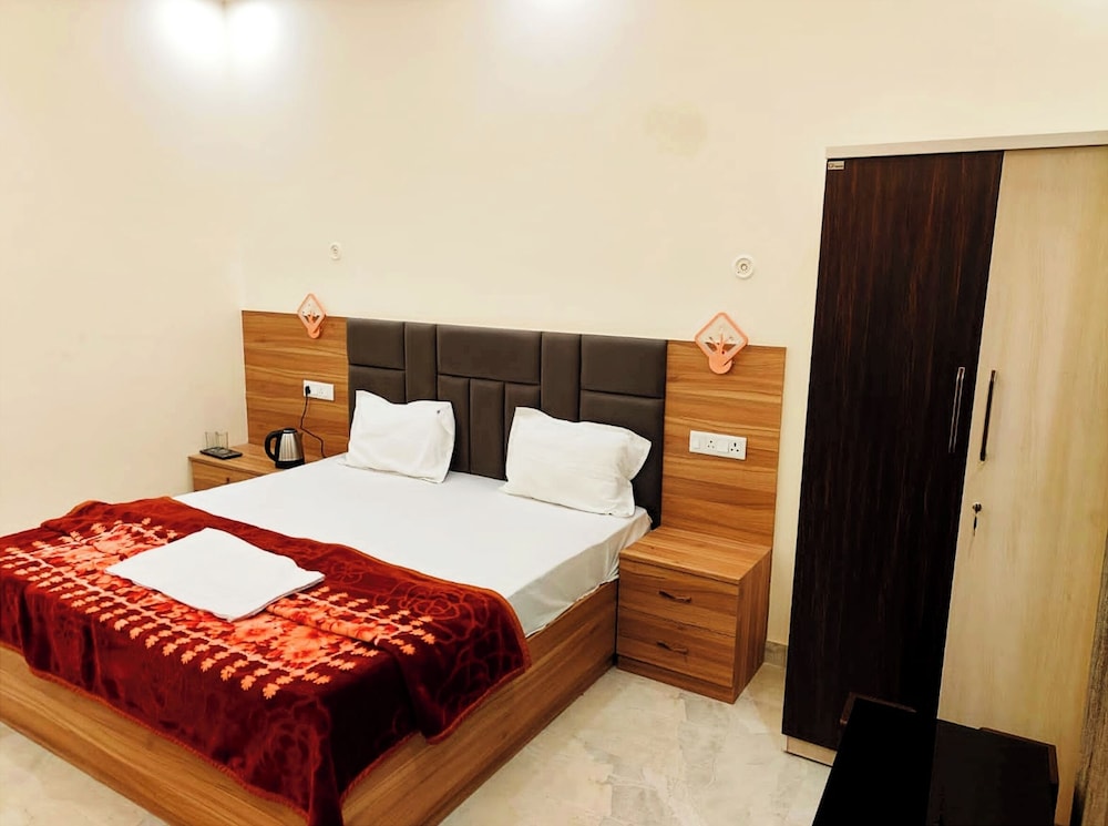 Deluxe Double Room, Multiple Beds, Air conditioning
