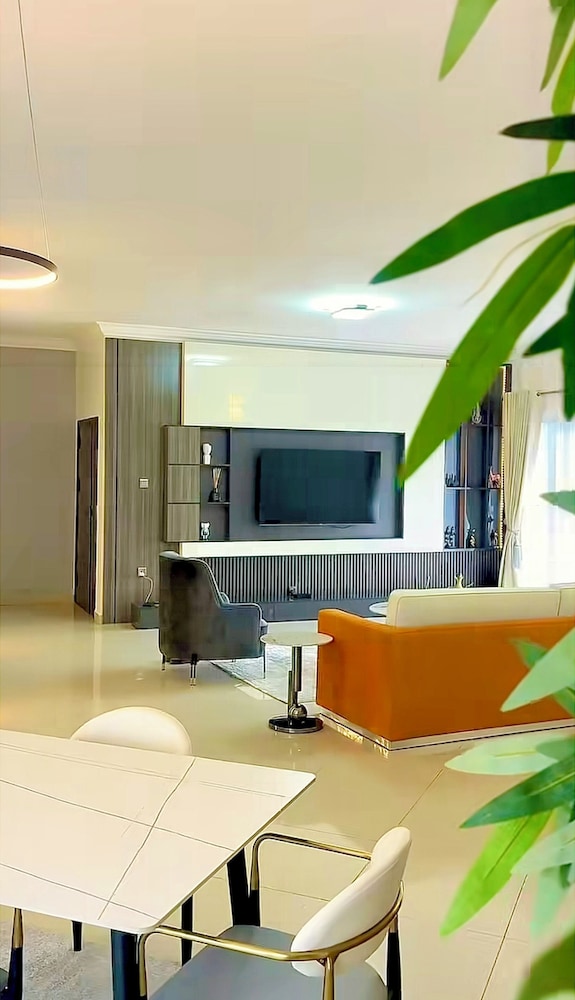Luxury Penthouse, 2 Bedrooms, Private Bathroom
