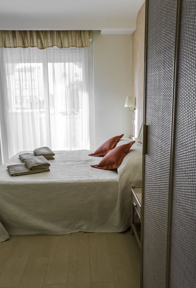 Superior Triple Room photo 3