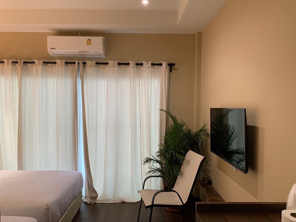 Standard Twin Room, 2 Twin Beds, City View - Photo 6