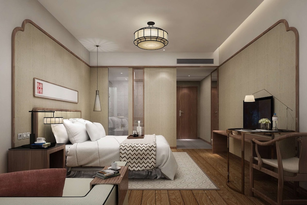 Executive Suite, 1 King Bed, Smoking
