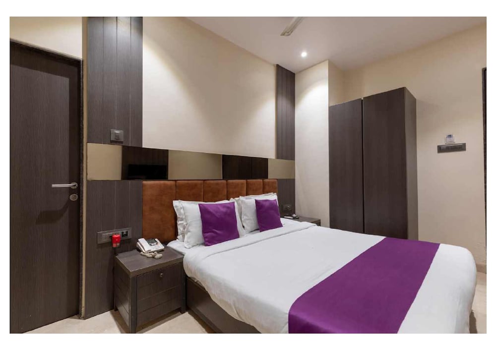 Deluxe Double Room, City View
