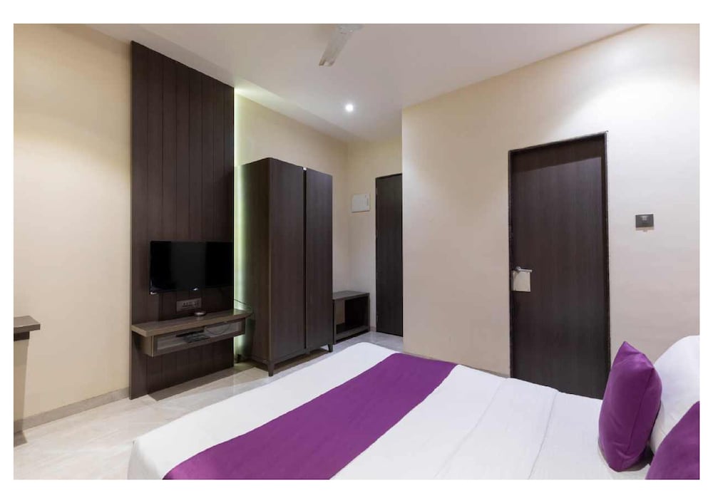 Family Room, City View