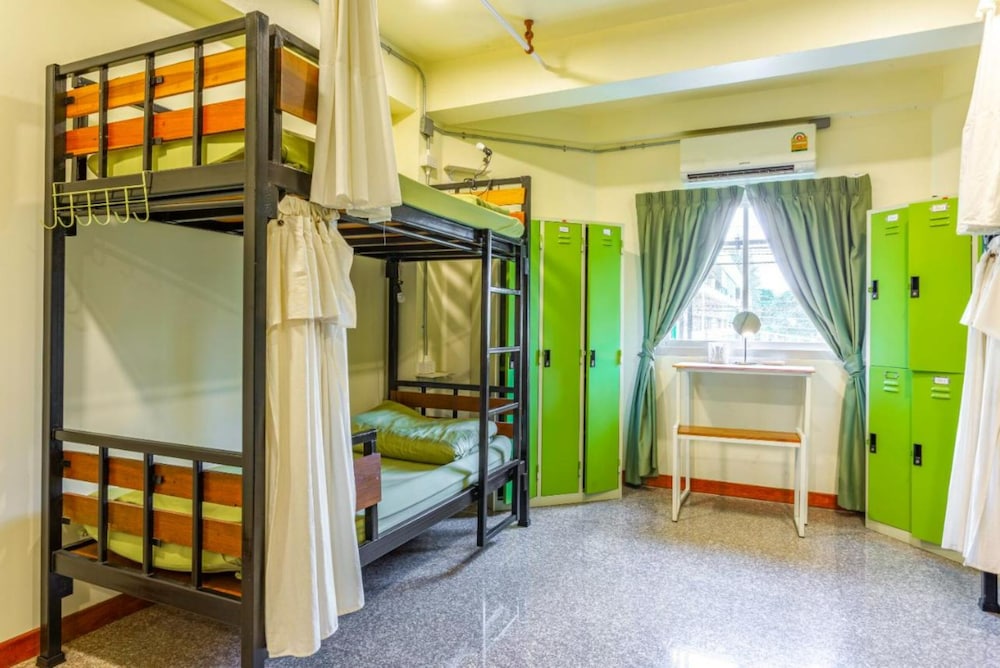 Shared Dormitory, Women only photo 3