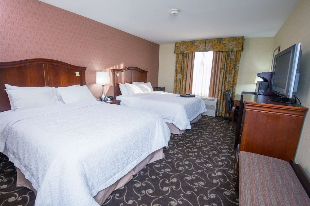 Room, 2 Queen Beds, Non Smoking - Photo 1