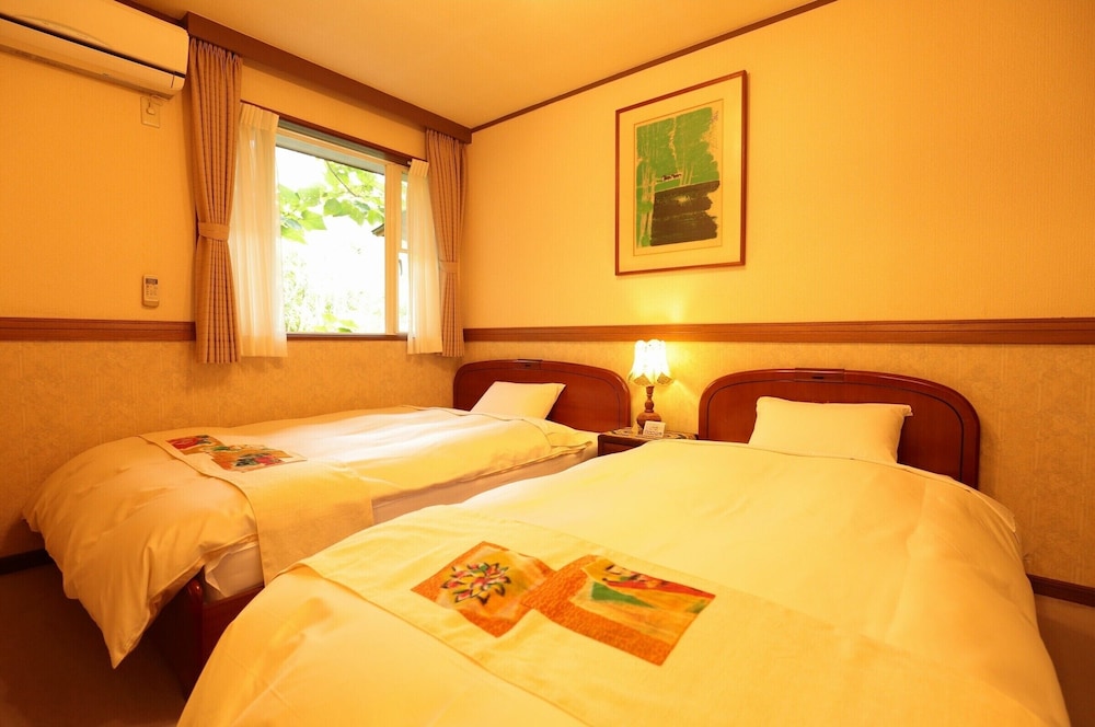 [T room]2F, Western Style Twin Room with Private Open-air Bath, Non Smoking photo 2