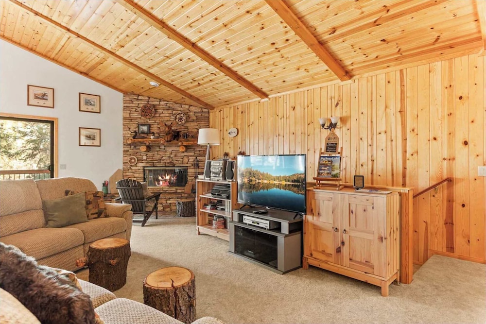 House, Multiple Beds, Patio, Mountain View (Hunter's Retreat) photo 1