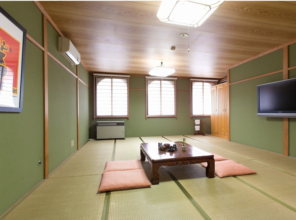 Japanese Style Room for 6 guests, Non Smoking, No Pets - Photo 6