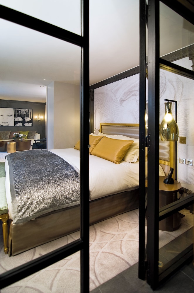 Suite, 1 King Bed (Opera)