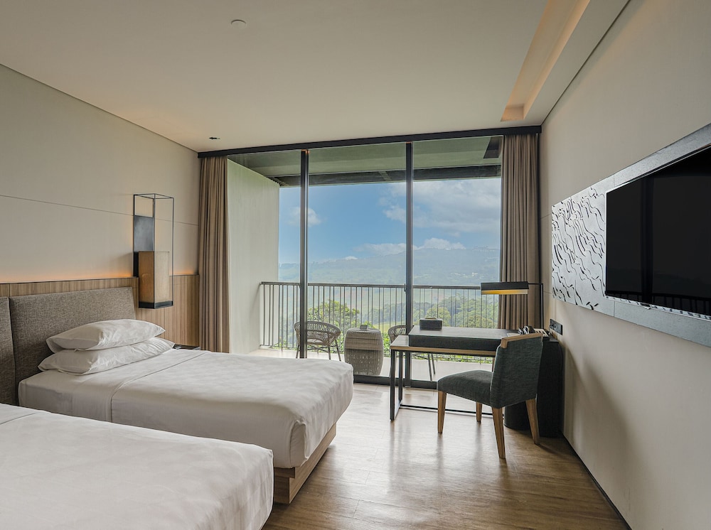 Deluxe Room, 2 Twin Beds, Balcony