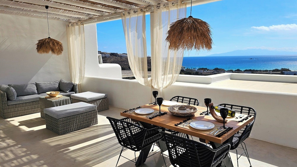 Family House, Sea View, Beachfront