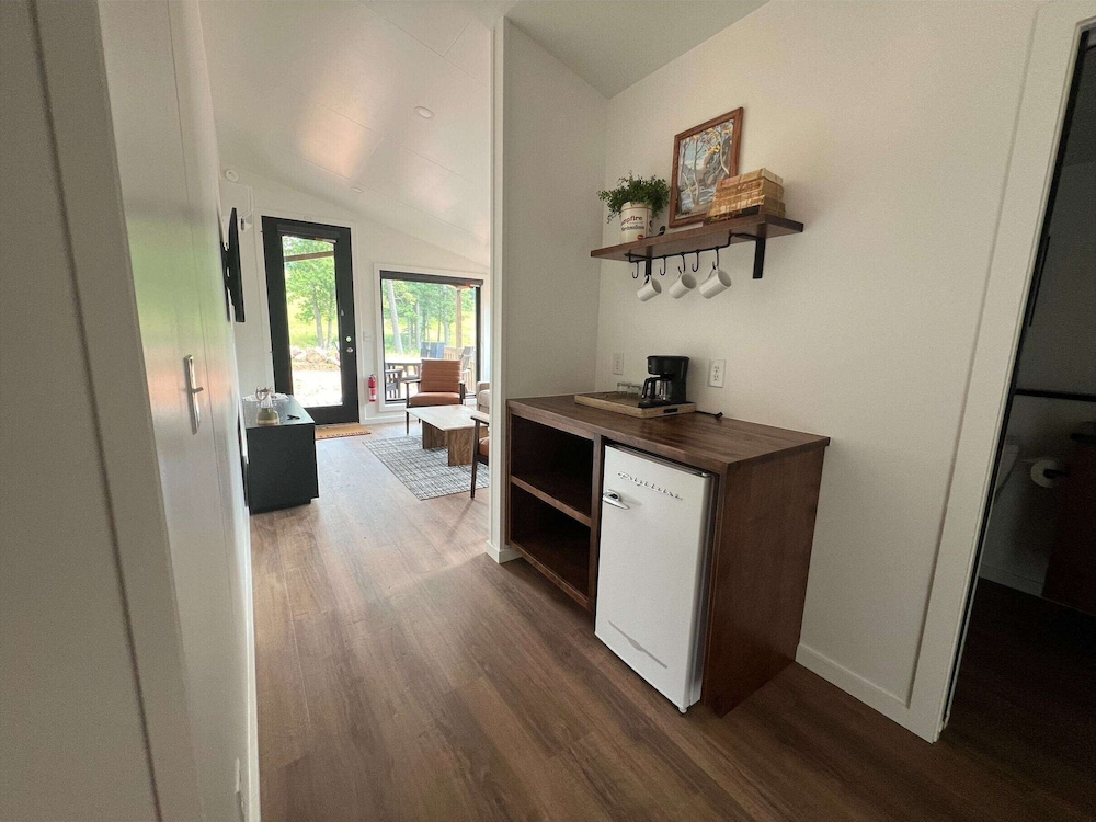 Cabin, 2 Bedrooms (One Bathroom) - Photo 3