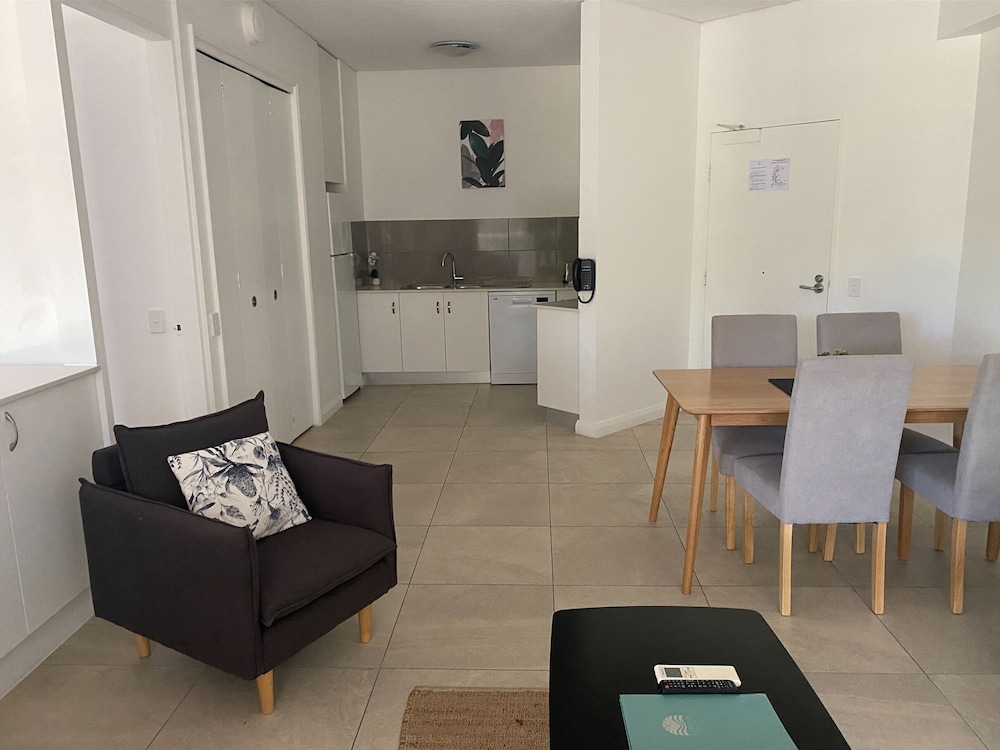Executive two bedroom apartment - Photo 3