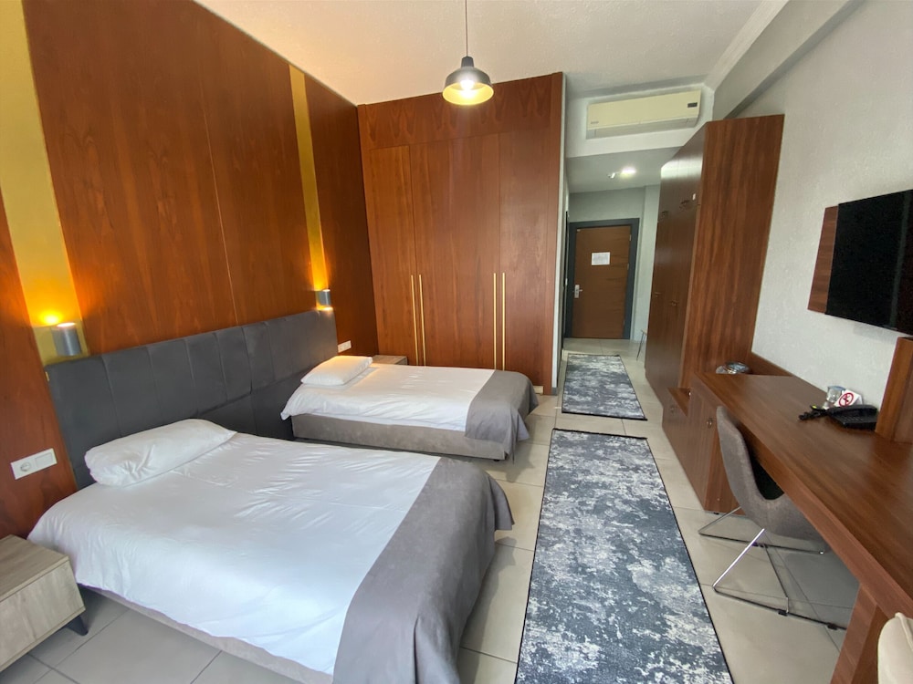 Twin Room, River View