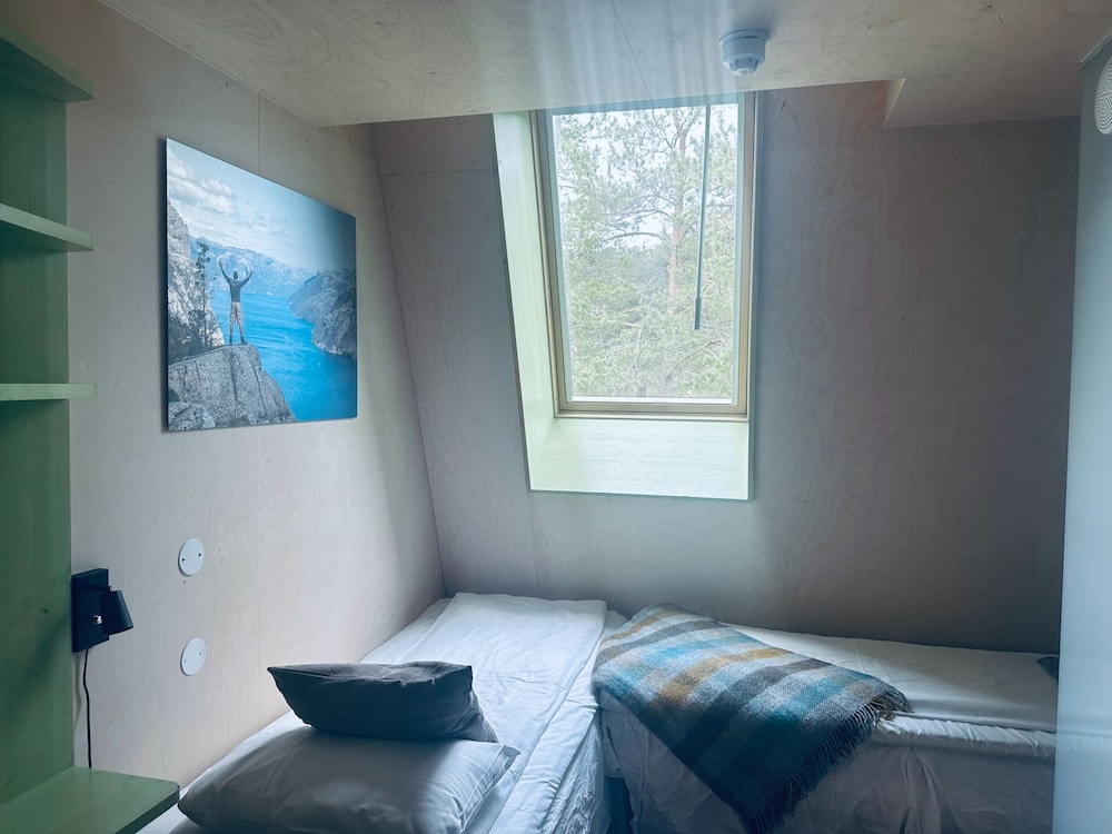 Basic Twin Room photo 1