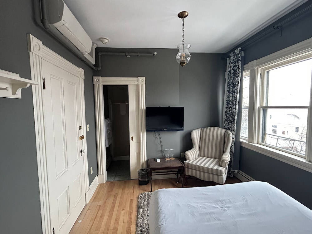 Economic Single Room with 1 Double photo 3