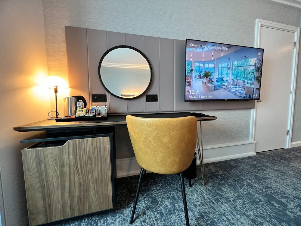 Premium Room, 1 Queen Bed - Photo 2
