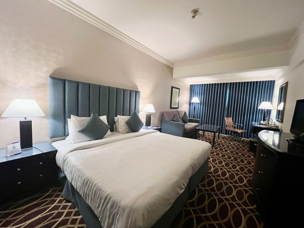 Deluxe Room, 1 Queen Bed