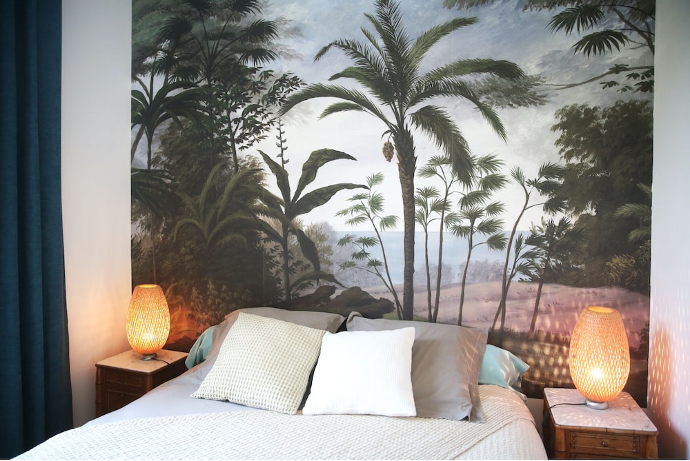 Exclusive Suite, Private Bathroom, Park View