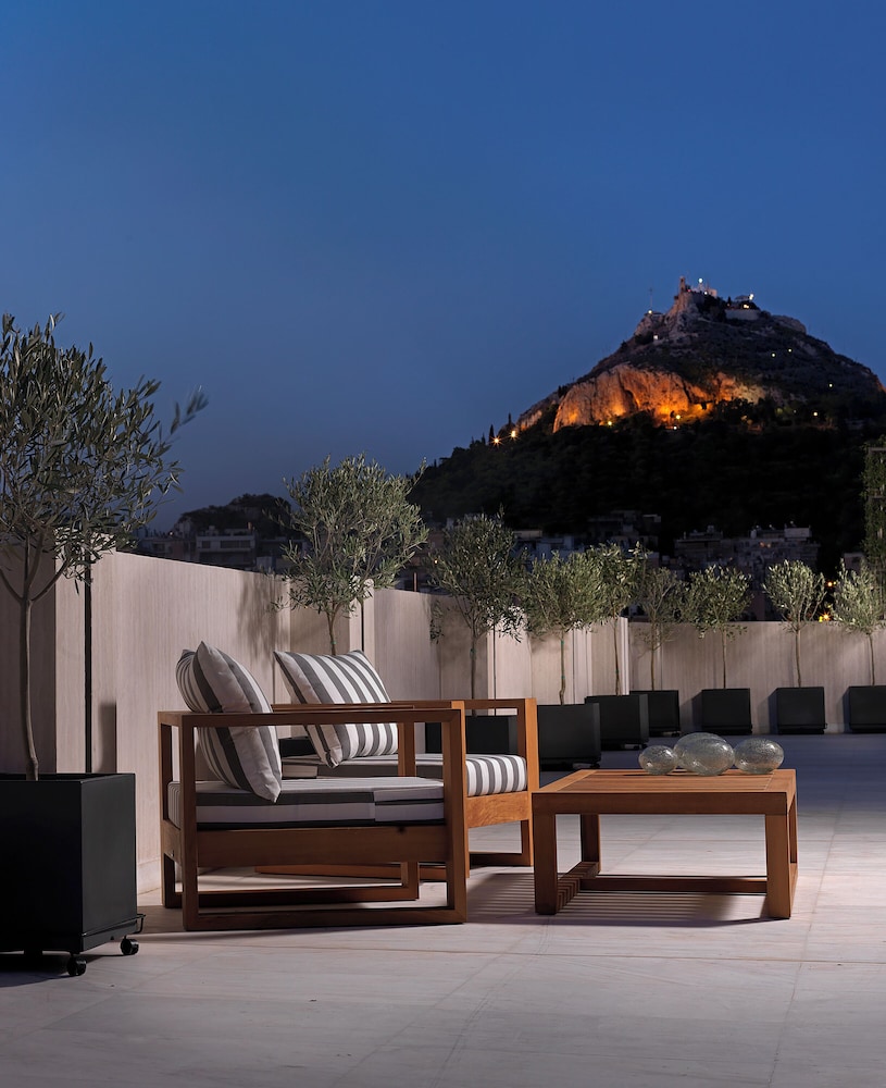 Athenian Acropolis View Suite (king or twin beds)