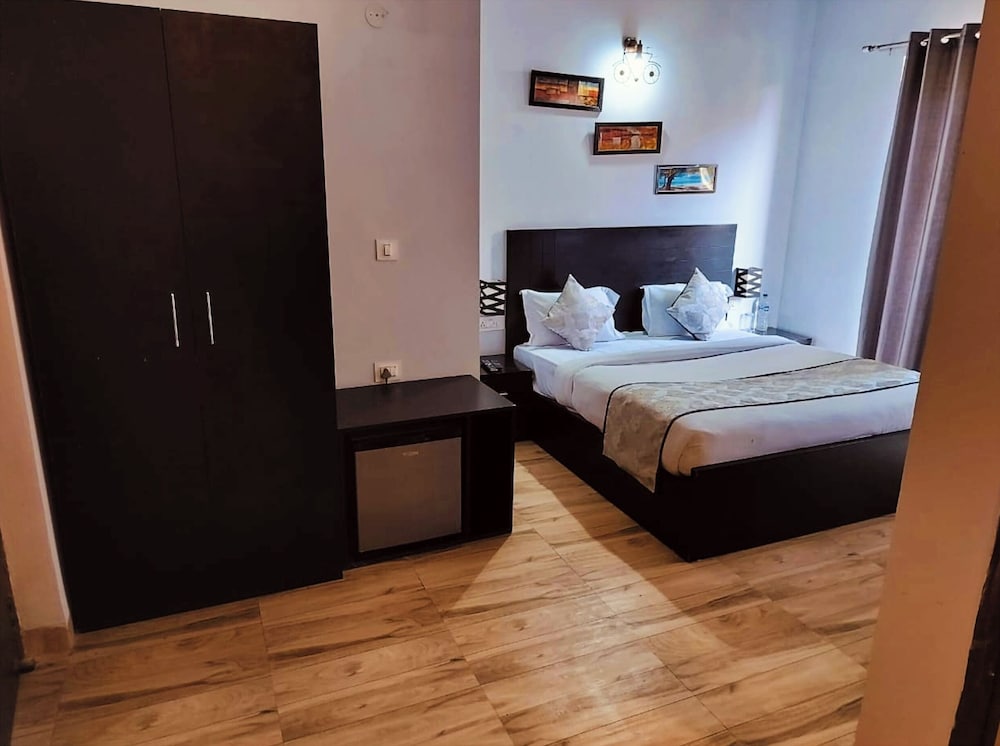 Superior Double Room, City View