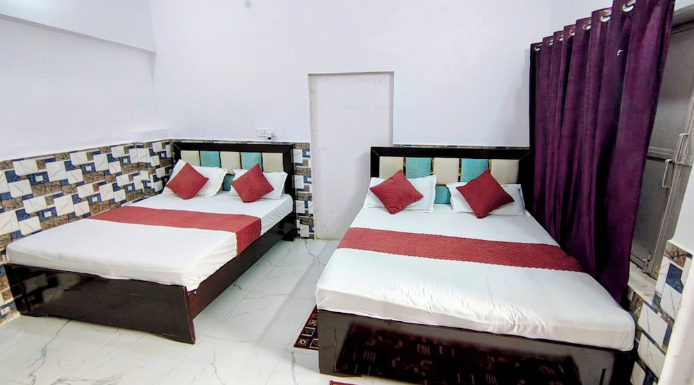 Deluxe Quadruple Room, City View