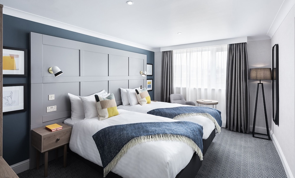 Grand Room, 1 King Bed - Photo 3