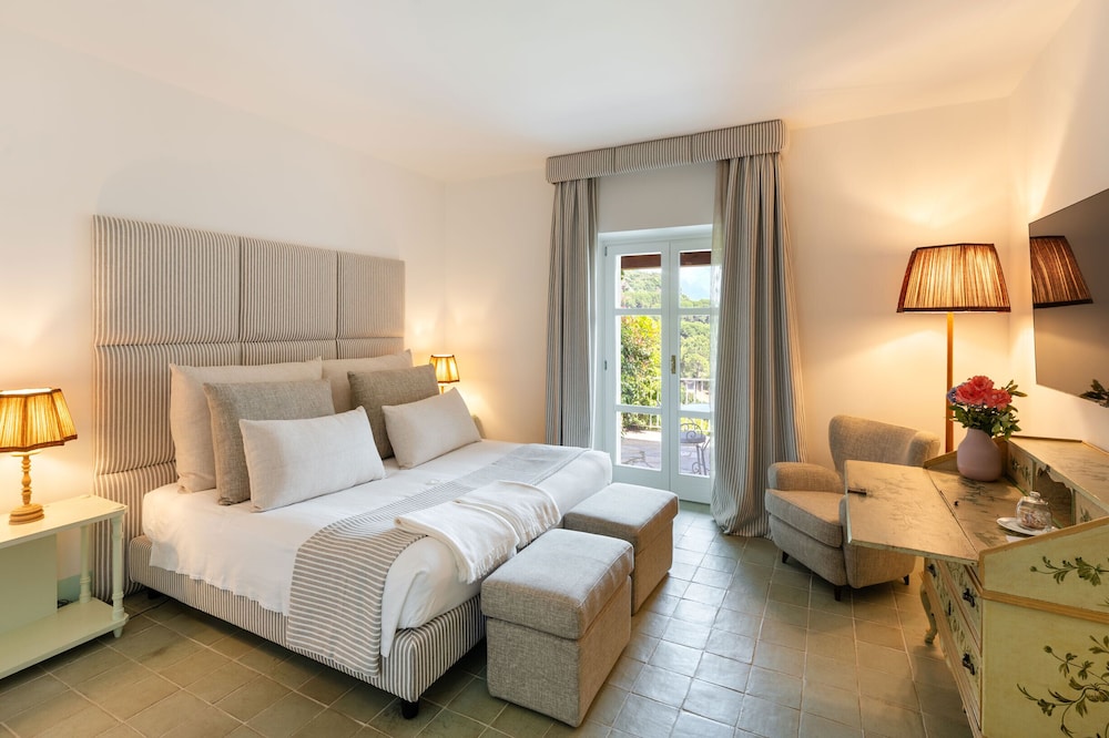 Deluxe Double Room, 1 Double Bed photo 2